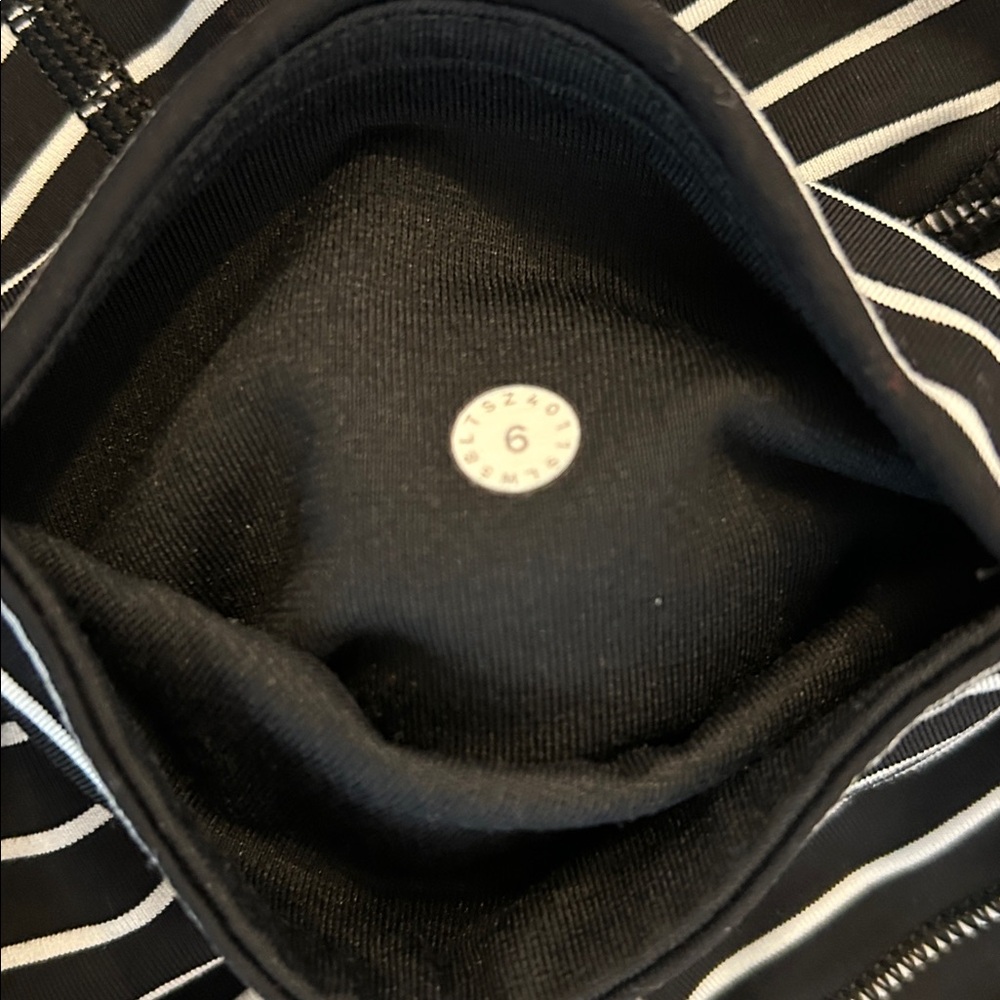 Lululemon - Picture 5 of 6